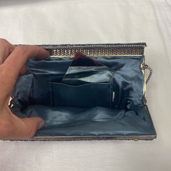 Vintage 50ies pearl embroidered satin Pochette pouch frame shoulder bag - Picture 5 of 7